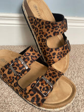 Load image into Gallery viewer, Leopard Flatform Sandals
