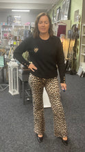 Load image into Gallery viewer, Leopard print jeans
